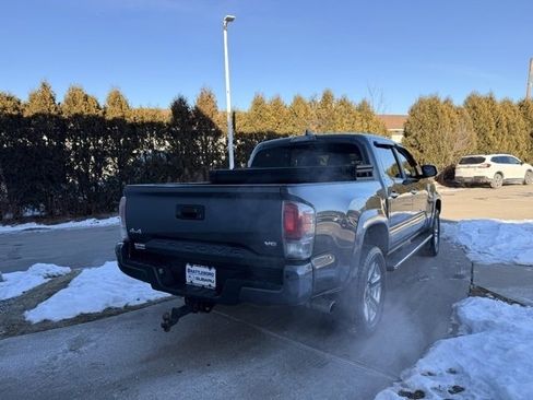 Used 2019 Toyota Tacoma Limited image 4