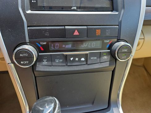 Used 2015 Toyota Camry XLE FWD image 22