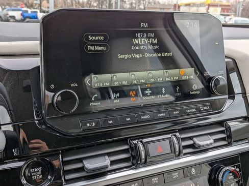 Used 2025 Nissan Pathfinder SL w/ Lighting Package (N92) image 13