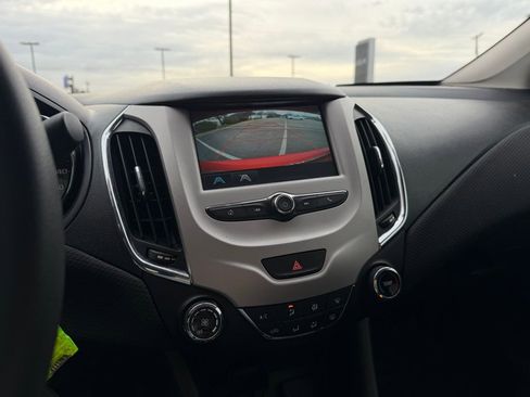 Used 2016 Chevrolet Cruze LS image 18