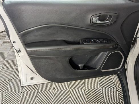 Used 2020 Jeep Compass Latitude w/ Cold Weather Group image 21