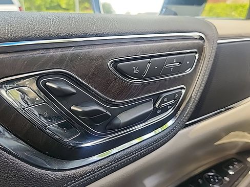 Used 2020 Lincoln Continental Reserve AWD/4WD image 7