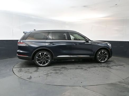 Used 2021 Lincoln Aviator Reserve w/ Equipment Group 202A AWD/4WD image 6