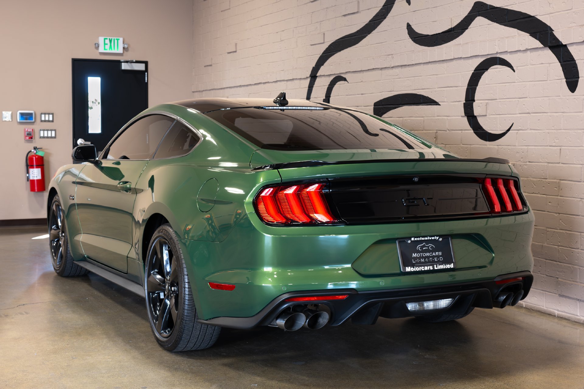 Used 2022 Ford Mustang GT Premium w/ Black Accent Package RWD image 7