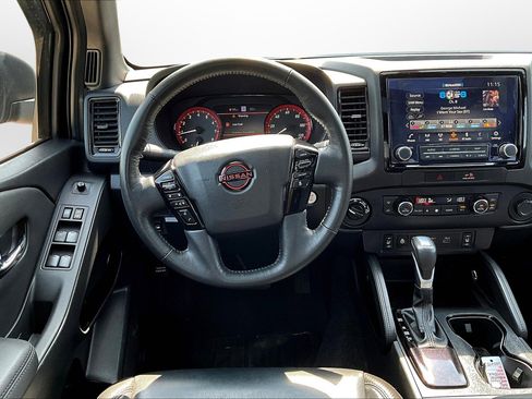 Used 2022 Nissan Frontier PRO-4X image 5