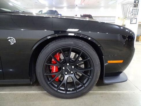 Used 2015 Dodge Challenger SRT Hellcat image 35