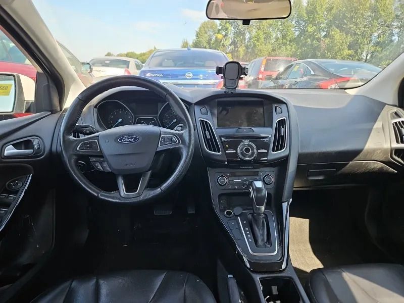 Used 2017 Ford Focus Titanium FWD image 5