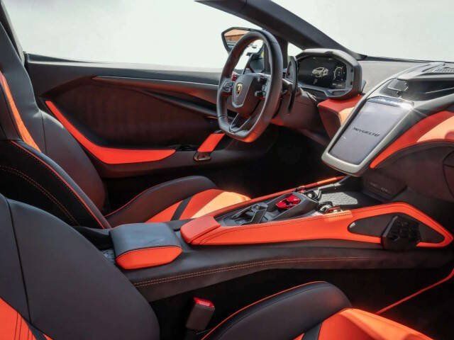 Used 2025 Lamborghini Revuelto AWD/4WD image 26