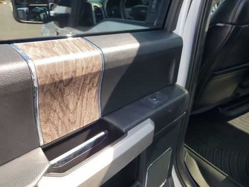 Used 2018 Ford F250 Lariat image 14