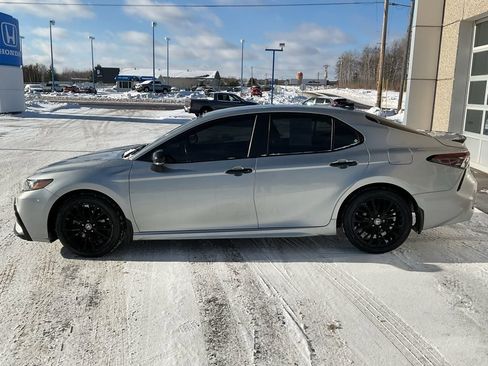 Used 2022 Toyota Camry SE w/ Convenience Package image 8