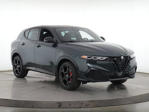 Used 2026 Alfa Romeo Tonale w/ Quick Order Package 23H Volce AWD/4WD image 2