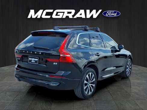 Used 2023 Volvo XC60 B5 Core FWD image 3