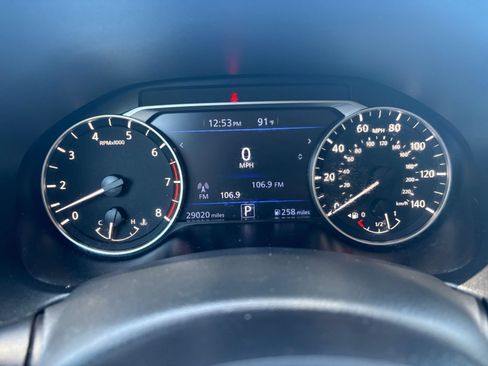 Used 2025 Nissan Altima 2.5 SV FWD image 41