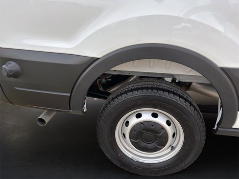 New 2025 Ford Transit 250 148 Medium Roof image 8