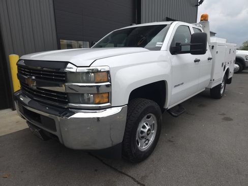 Used 2015 Chevrolet Silverado 2500 W/T w/ WT Fleet Convenience Package AWD/4WD image 2