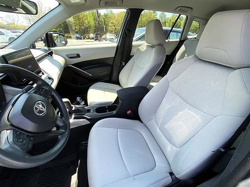 Certified 2024 Toyota Corolla Cross L FWD image 11