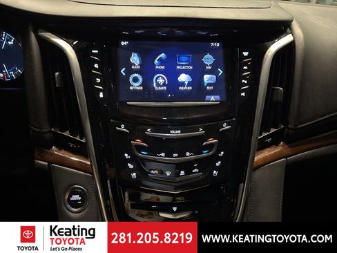 Used 2020 Cadillac Escalade Luxury w/ Escalade Sport Edition image 15