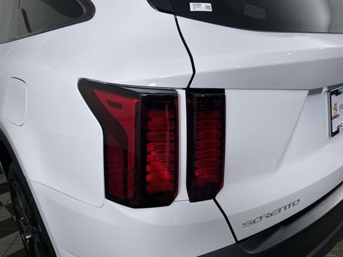 Used 2023 Kia Sorento X-Line EX image 37