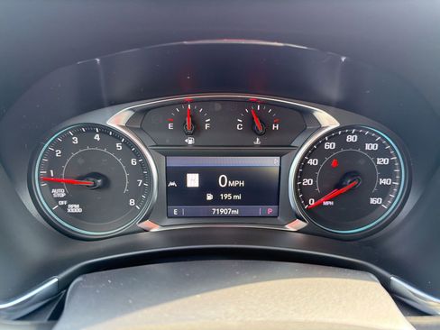 Used 2023 Chevrolet Equinox Premier image 11