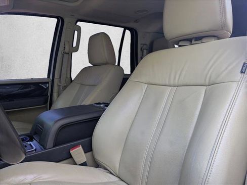 Used 2015 Lincoln Navigator L 2WD w/ Equipment Group 101A Reserve image 8