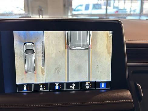 Used 2022 Chevrolet Suburban High Country image 44