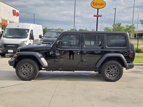 Used 2024 Jeep Wrangler Unlimited Sport AWD/4WD image 3