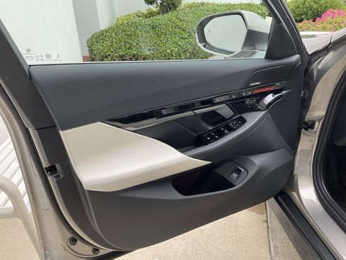 New 2026 BMW 530i w/ Premium Package image 8