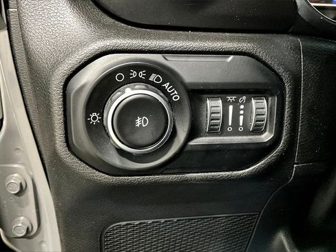 Used 2020 Jeep Wrangler Unlimited Sport image 16