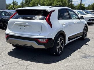Used 2023 Kia Niro EX Touring FWD video 2