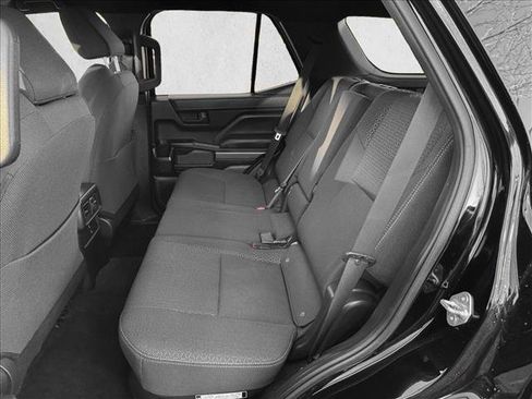 Used 2025 Toyota 4Runner SR5 AWD/4WD image 17