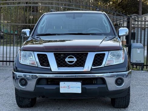 Used 2009 Nissan Frontier SE w/ SE Value Truck Pkg image 2