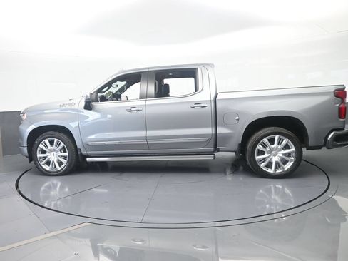 Used 2024 Chevrolet Silverado 1500 High Country w/ Technology Package AWD/4WD image 3