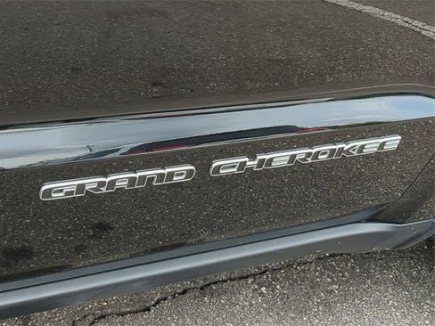 Certified 2021 Jeep Grand Cherokee Limited AWD/4WD image 13