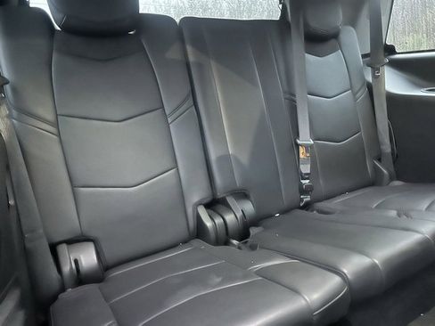 Used 2018 Cadillac Escalade Luxury image 9