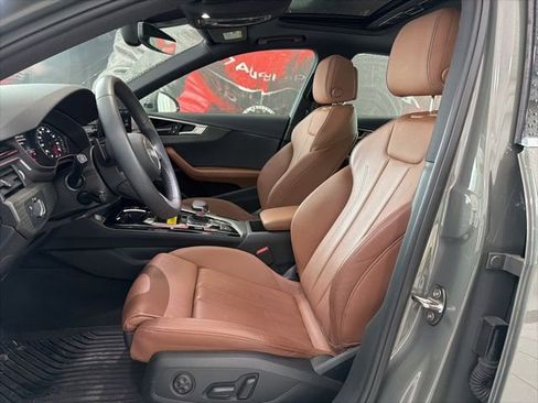 Used 2023 Audi A4 2.0T Premium w/ Convenience Package image 10