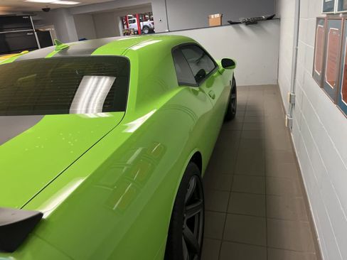 Used 2019 Dodge Challenger SRT Hellcat w/ Plus Package RWD image 16