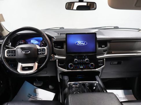 Used 2023 Ford Expedition XLT AWD/4WD image 3