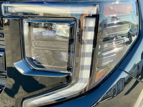 Used 2022 GMC Sierra 1500 Elevation w/ Elevation Premium Package image 10