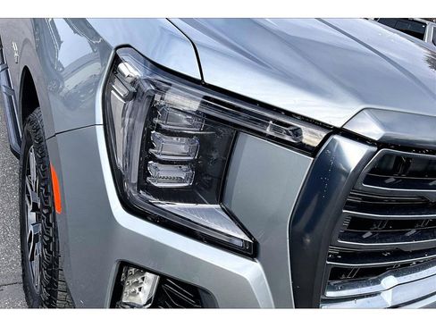 Used 2023 GMC Yukon AT4 w/ LPO, Floor Liner Package image 29