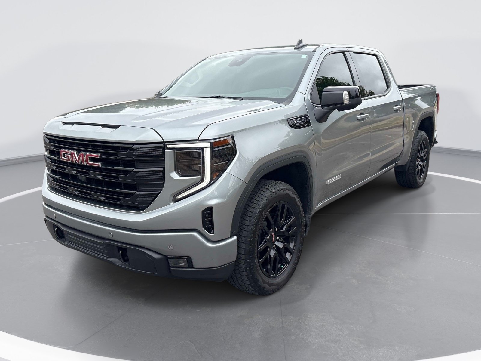 Used 2025 GMC Sierra 1500 Elevation w/ Preferred Package AWD/4WD image 3