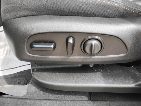 Used 2021 Chevrolet Equinox LT FWD image 14