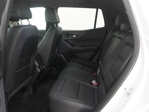 Used 2025 Chevrolet Equinox LT w/ Convenience Package II image 17