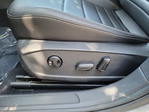 Used 2022 Volkswagen Jetta SE FWD image 13