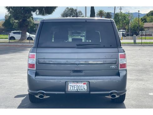 Used 2017 Ford Flex SE image 4
