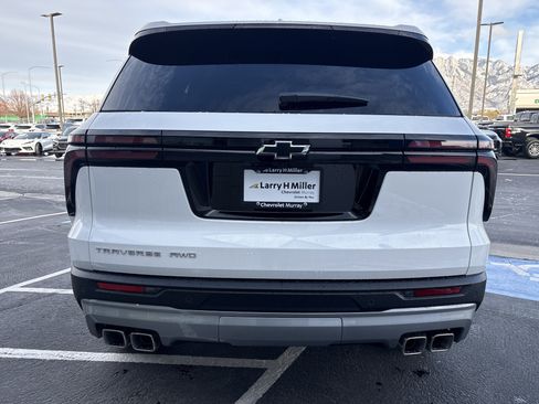 New 2026 Chevrolet Traverse LT w/ LPO, Floor Liner Package image 4