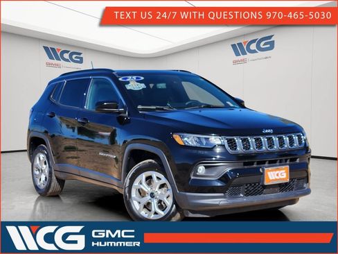 Used 2025 Jeep Compass Latitude w/ Sun & Sound Group AWD/4WD image 1