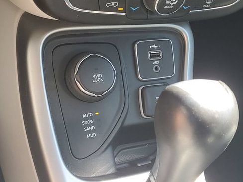 Used 2021 Jeep Compass Latitude AWD/4WD image 29