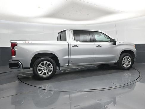 Used 2022 Chevrolet Silverado 1500 LTZ w/ Technology Package AWD/4WD image 3
