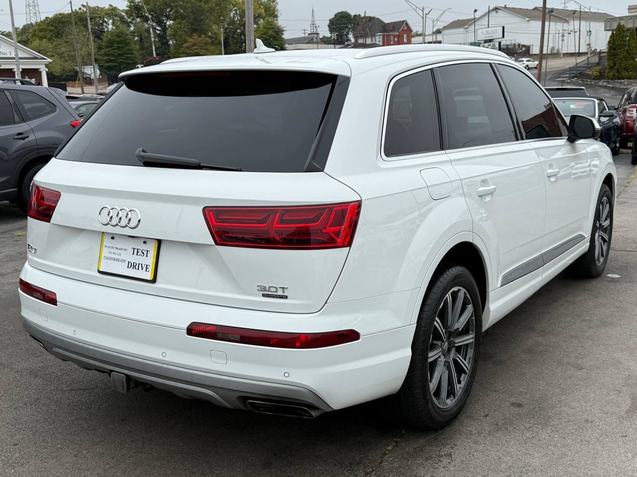Used 2017 Audi Q7 3.0T Prestige AWD/4WD image 10
