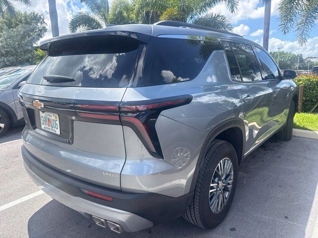 Used 2026 Chevrolet Traverse LT FWD image 7